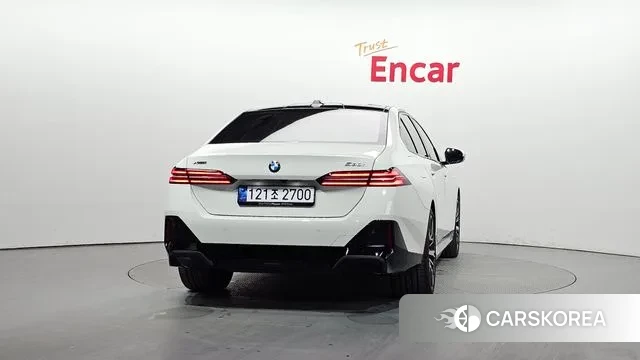 BMW 5 Series (G60) id 3332759 из Кореи 14