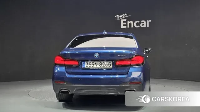 BMW 5 Series (G30) id 3417307 из Кореи 14