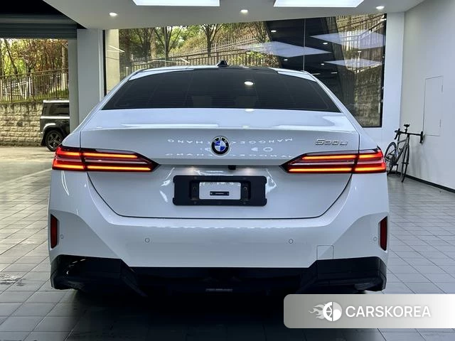 BMW 5 series 2025 Белый из Китая, фото 6