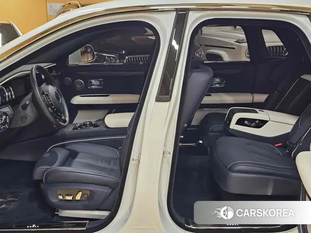 Rolls-Royce Ghost 2nd Generation 2023 Белый из Кореи, фото 4