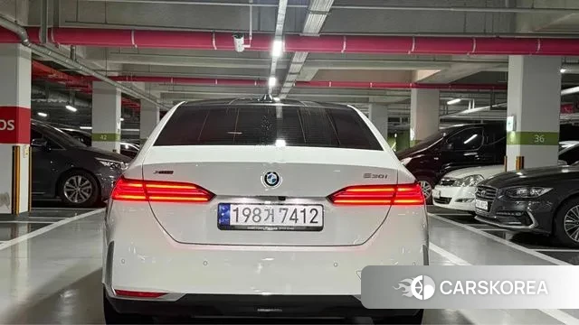 BMW 5 Series (G60) id 3576242 из Кореи 8