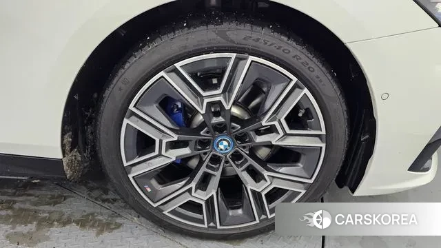 BMW 5 Series (G60) id 3644367 из Кореи 14