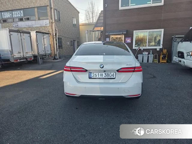 BMW 5 Series (G60) id 3457522 из Кореи 14