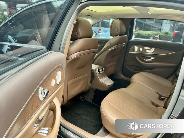 Mercedes-Benz E-class id 4222395 из Китая 18