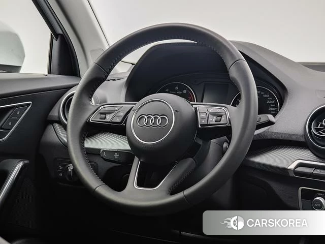 Audi Q2L id 4209592 из Китая 14