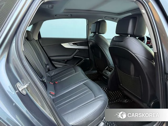 Audi A4L id 3944896 из Китая 9