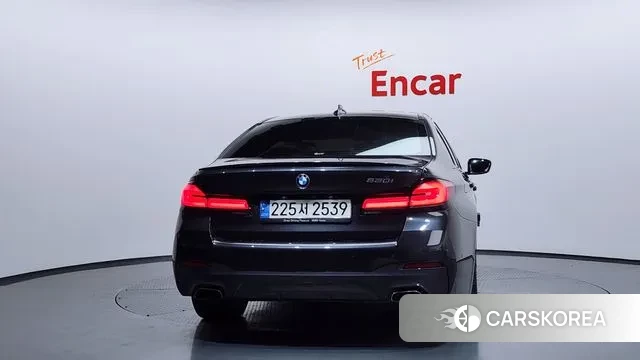 BMW 5 Series (G30) id 3438838 из Кореи 14