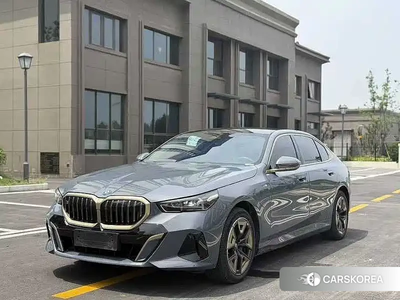 BMW i5 2024 Silver/gray из Китая, фото 4