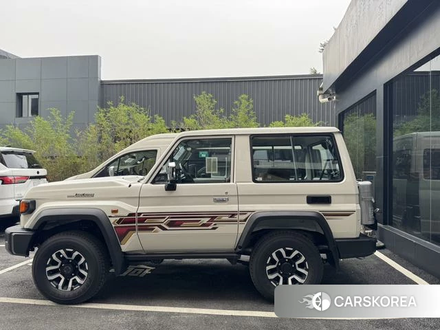 Toyota Land Cruiser 70 Series 2024 Белый из Китая, фото 4