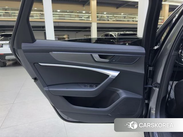 Audi A6L id 4314113 из Китая 8