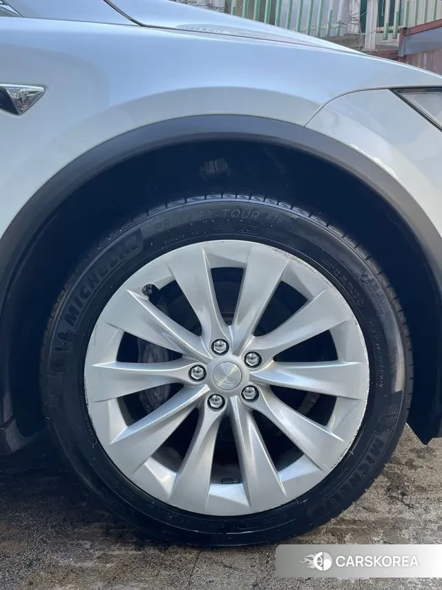 Tesla Model X id 3504575 из Кореи 8