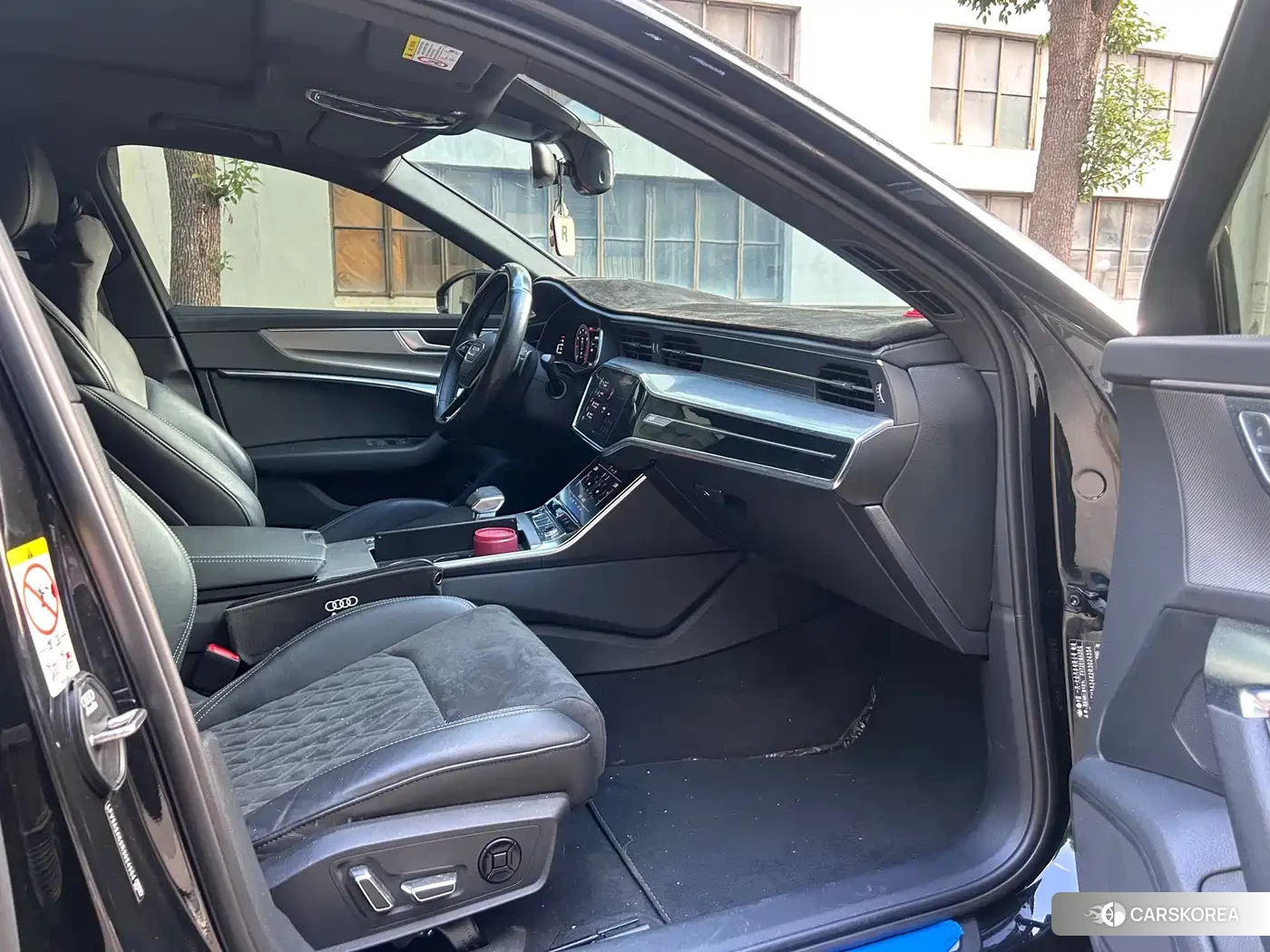 Audi A6L id 4548191 из Китая 9