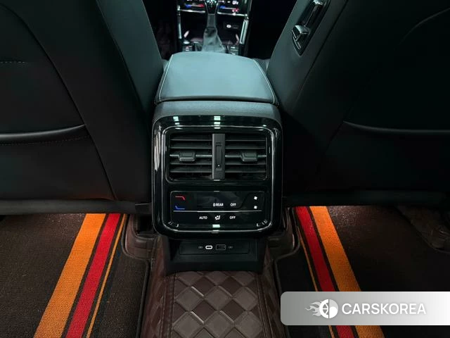 Volkswagen Passat id 4258842 из Китая 14
