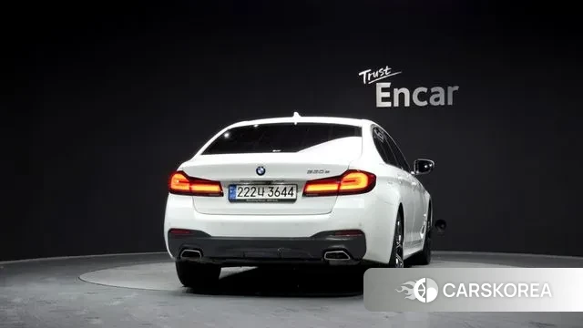 BMW 5 Series (G30) id 3655695 из Кореи 14