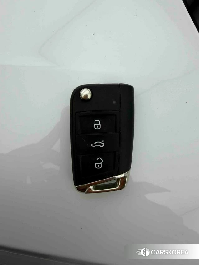 Volkswagen Tiguan L PHEV id 3889108 из Китая 21