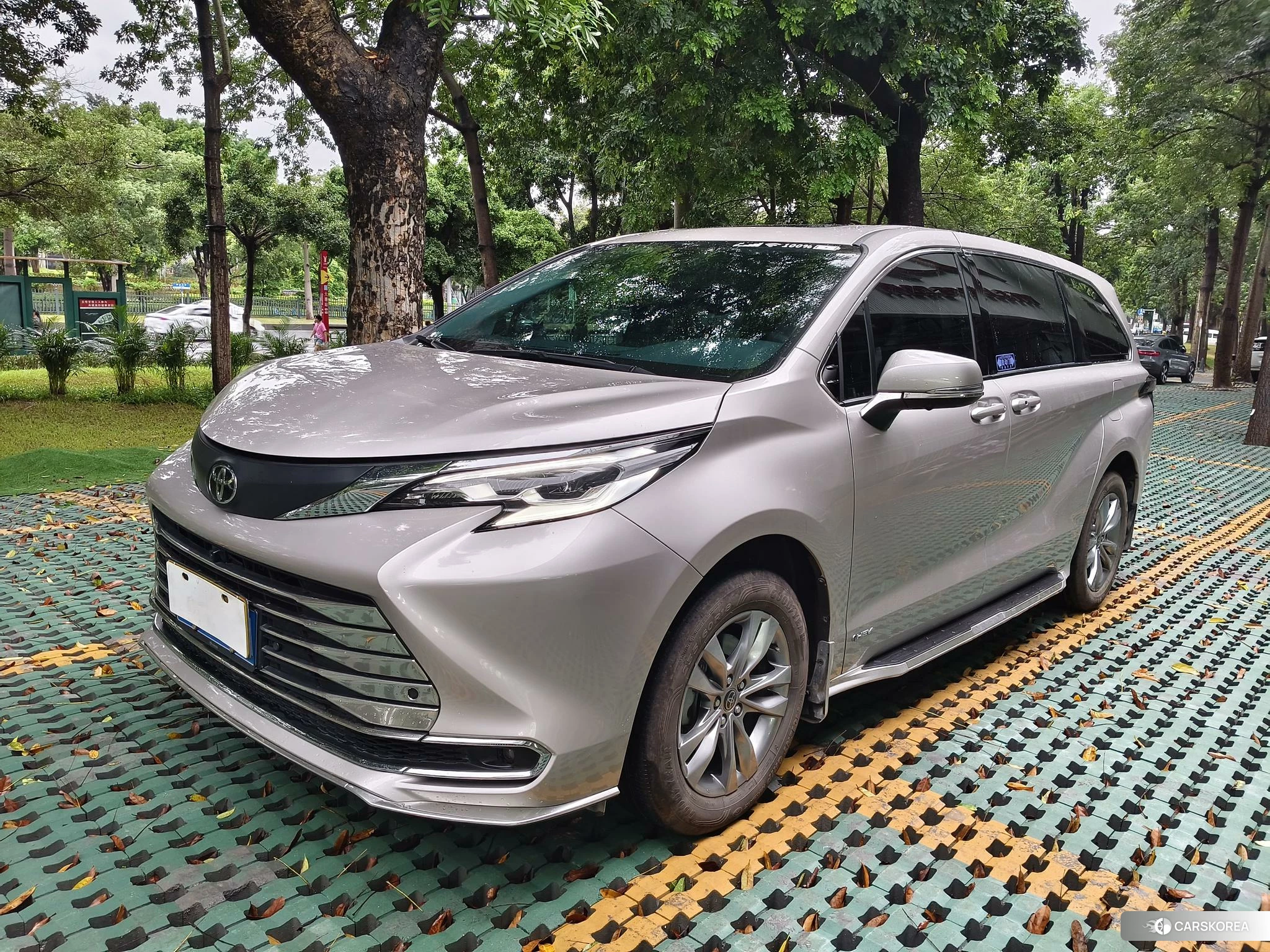 Toyota Sienna id 4514021 из Китая 18