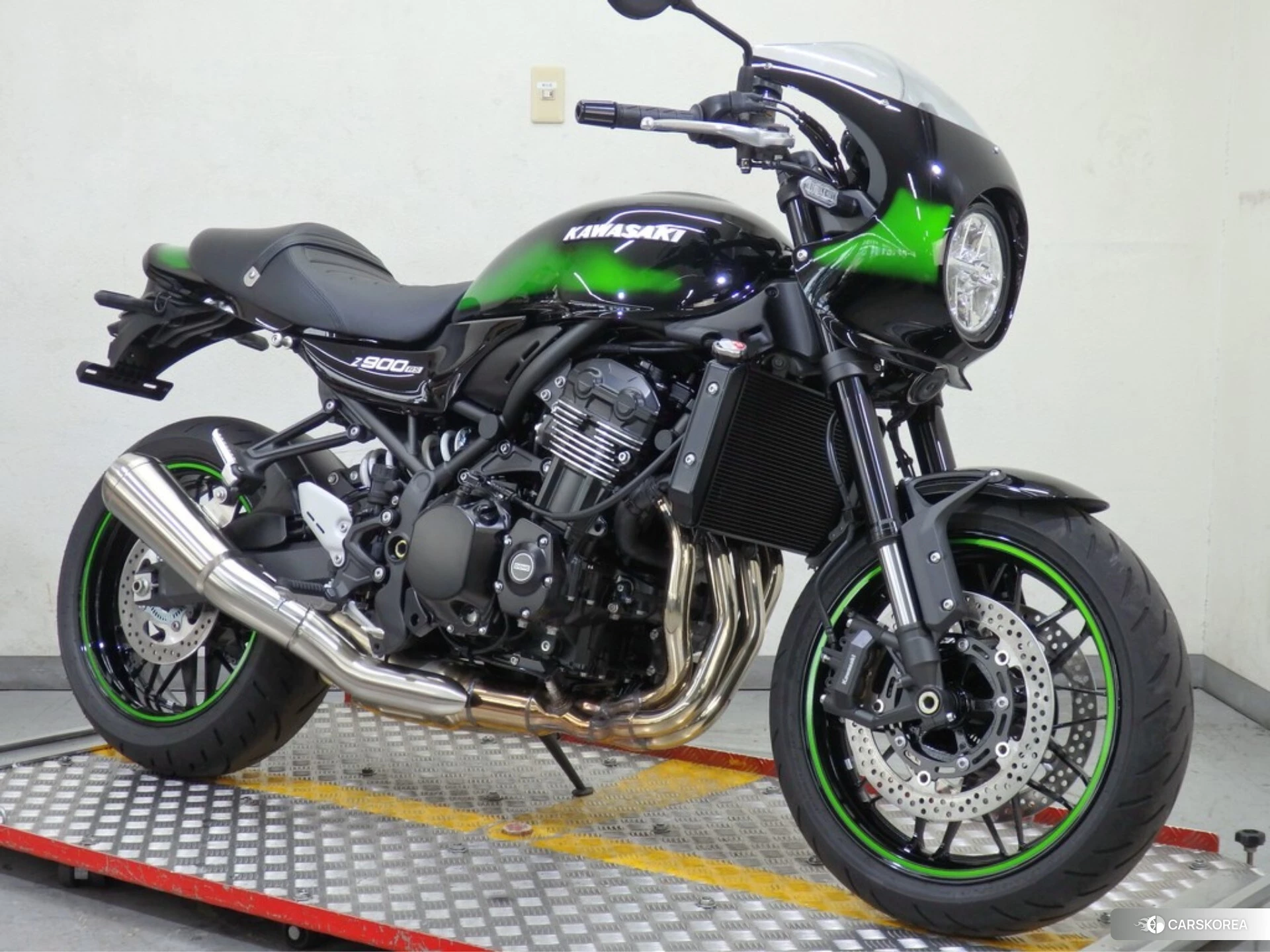 Kawasaki Z900RS CAFE 2025 из Японии