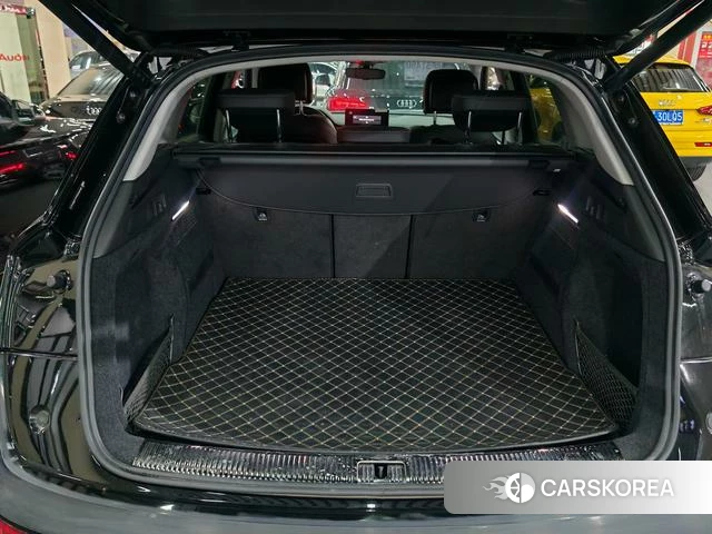 Audi Q5L 2023 Черный из Китая, фото 4