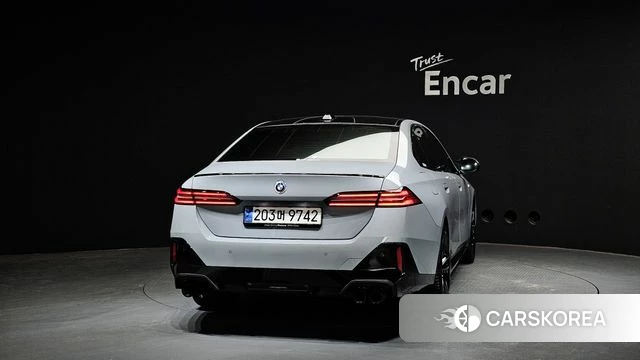 BMW 5 Series (G60) id 3838185 из Кореи 14