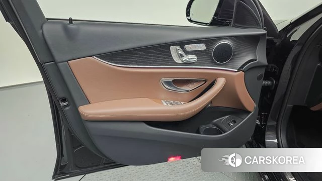Mercedes-Benz E-Class W213 2023 Серый из Кореи, фото 4