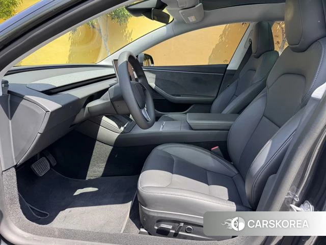 Tesla Model 3 2025 Темно-серый из Китая, фото 5