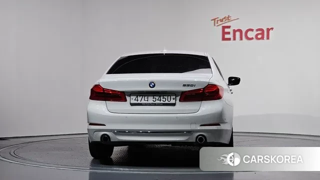 BMW 5 Series (G30) id 3413226 из Кореи 14