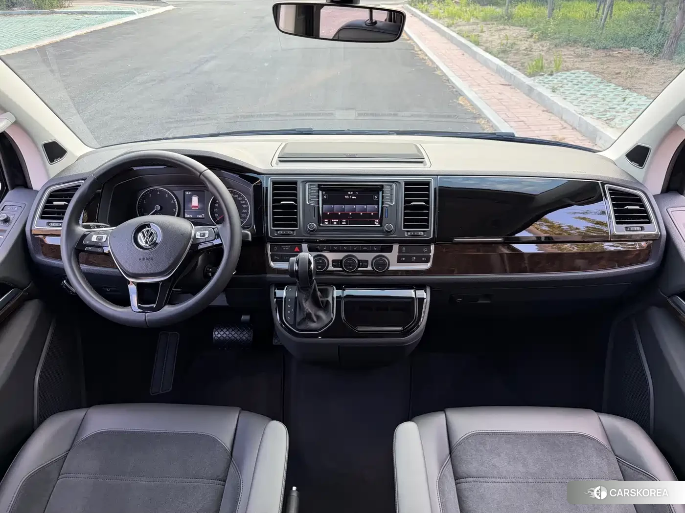 Volkswagen Multivan id 4599576 из Китая 23