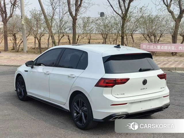 Volkswagen Golf 2022 Белый из Китая, фото 4