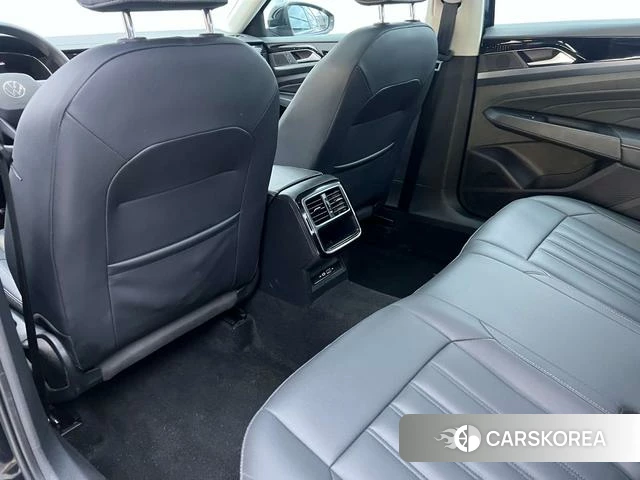 Volkswagen Passat id 4263085 из Китая 8