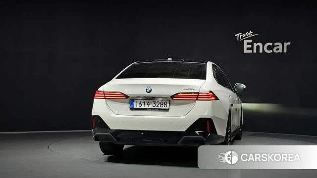 BMW 5 Series (G60) id 4871126 из Кореи 29