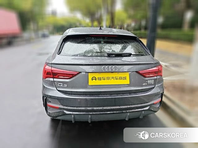 Audi Q3 Sportback 2023 Темно-серый из Китая, фото 4