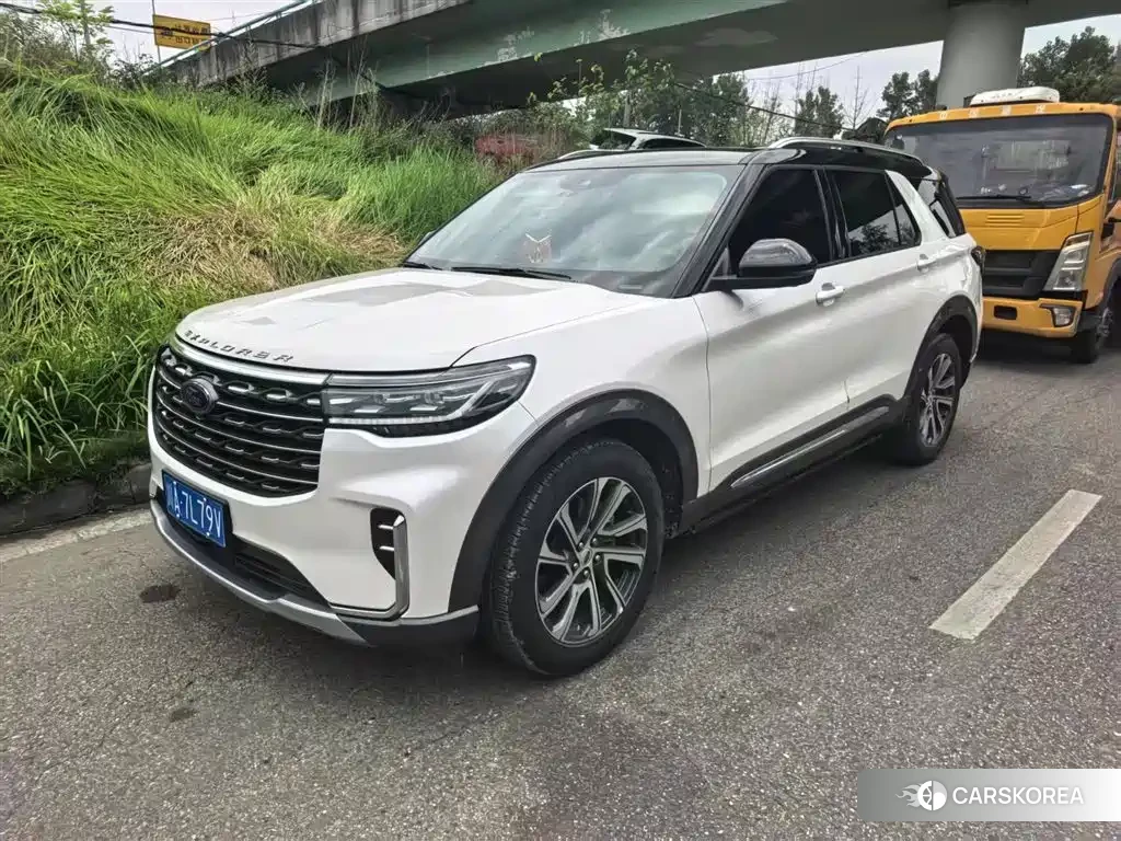 Ford Explorer 2023 Белый из Китая, фото 5