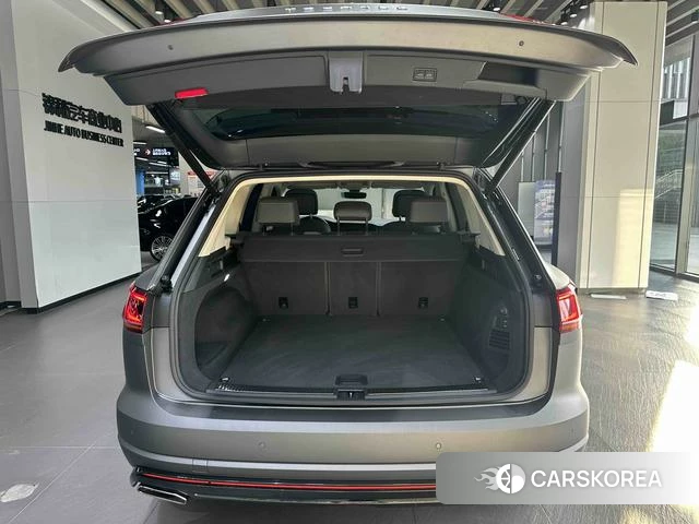 Volkswagen Touareg id 4300114 из Китая 19