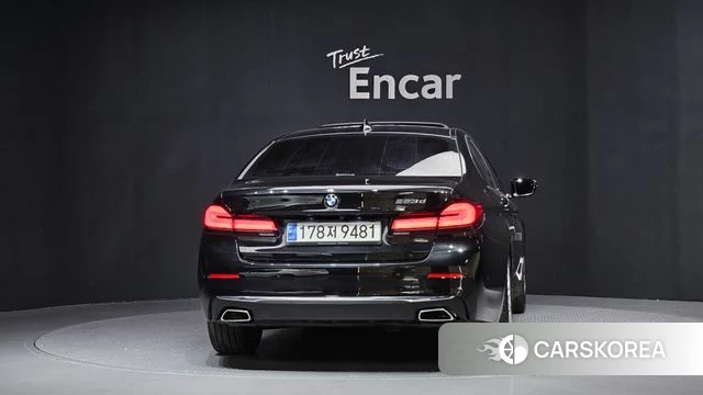 BMW 5 Series (G30) id 3885355 из Кореи 14