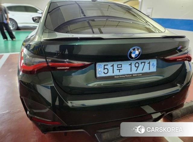 BMW i4 2023 Темно-зеленый из Кореи, фото 4