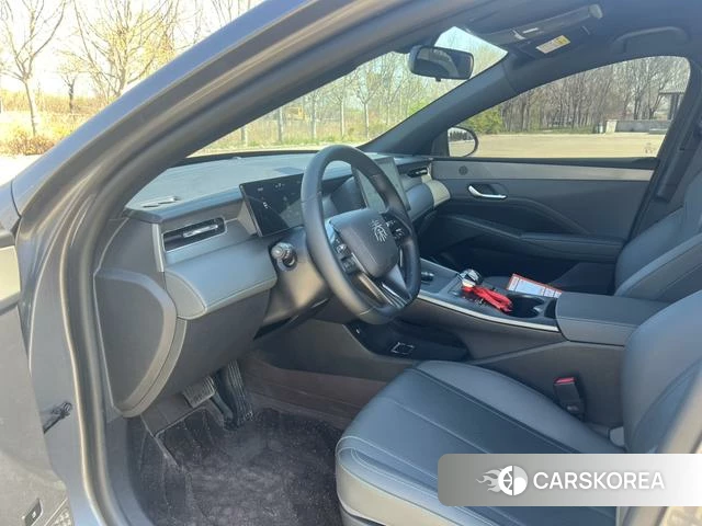 BYD Qin PLUS DM 2025 Темно-серый из Китая, фото 4