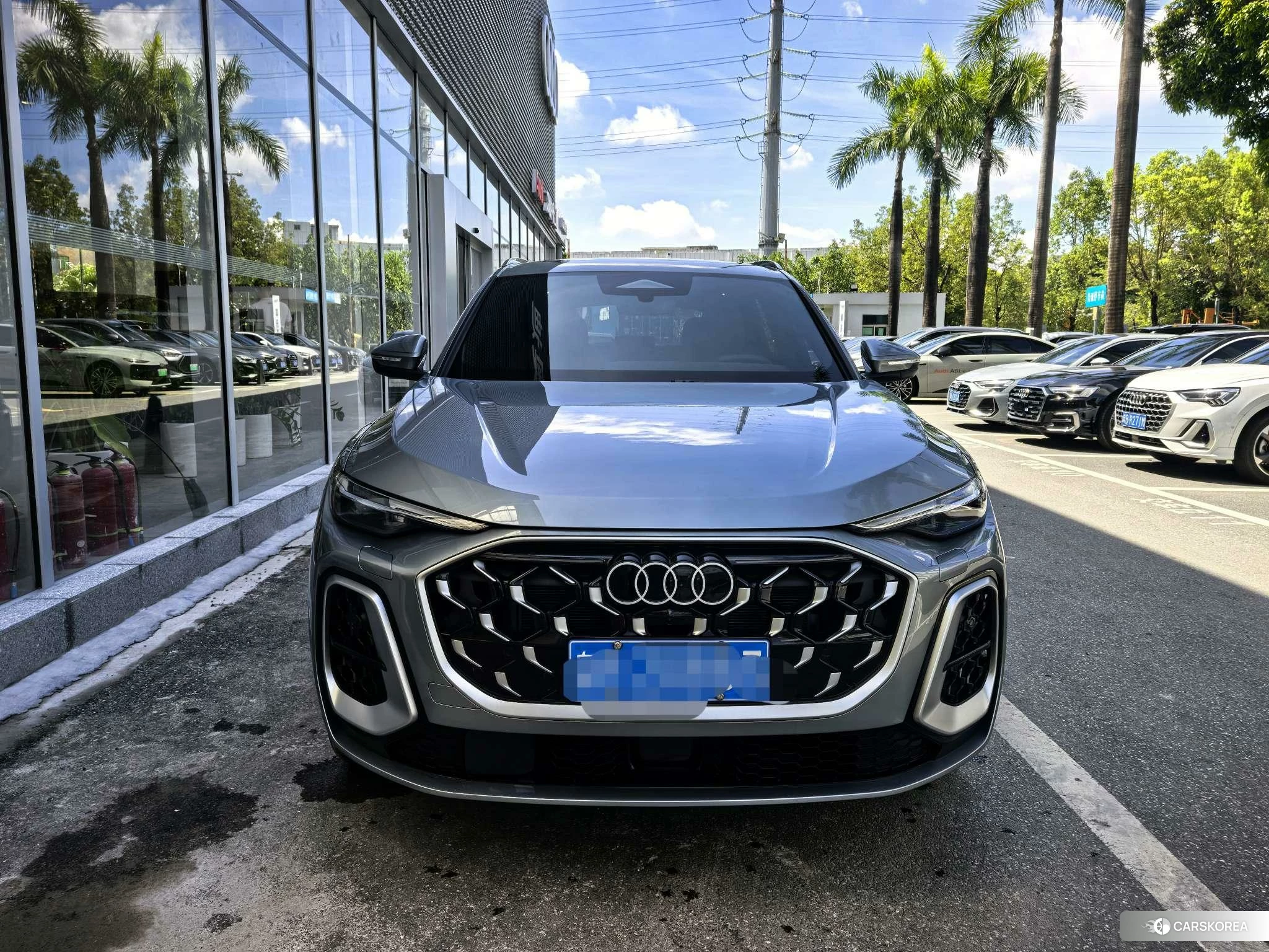 Audi Q5L 2026 Серебристо-серый из Китая, фото 5