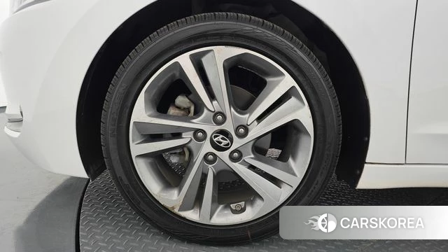 Hyundai Avante AD id 4197179 из Кореи 26