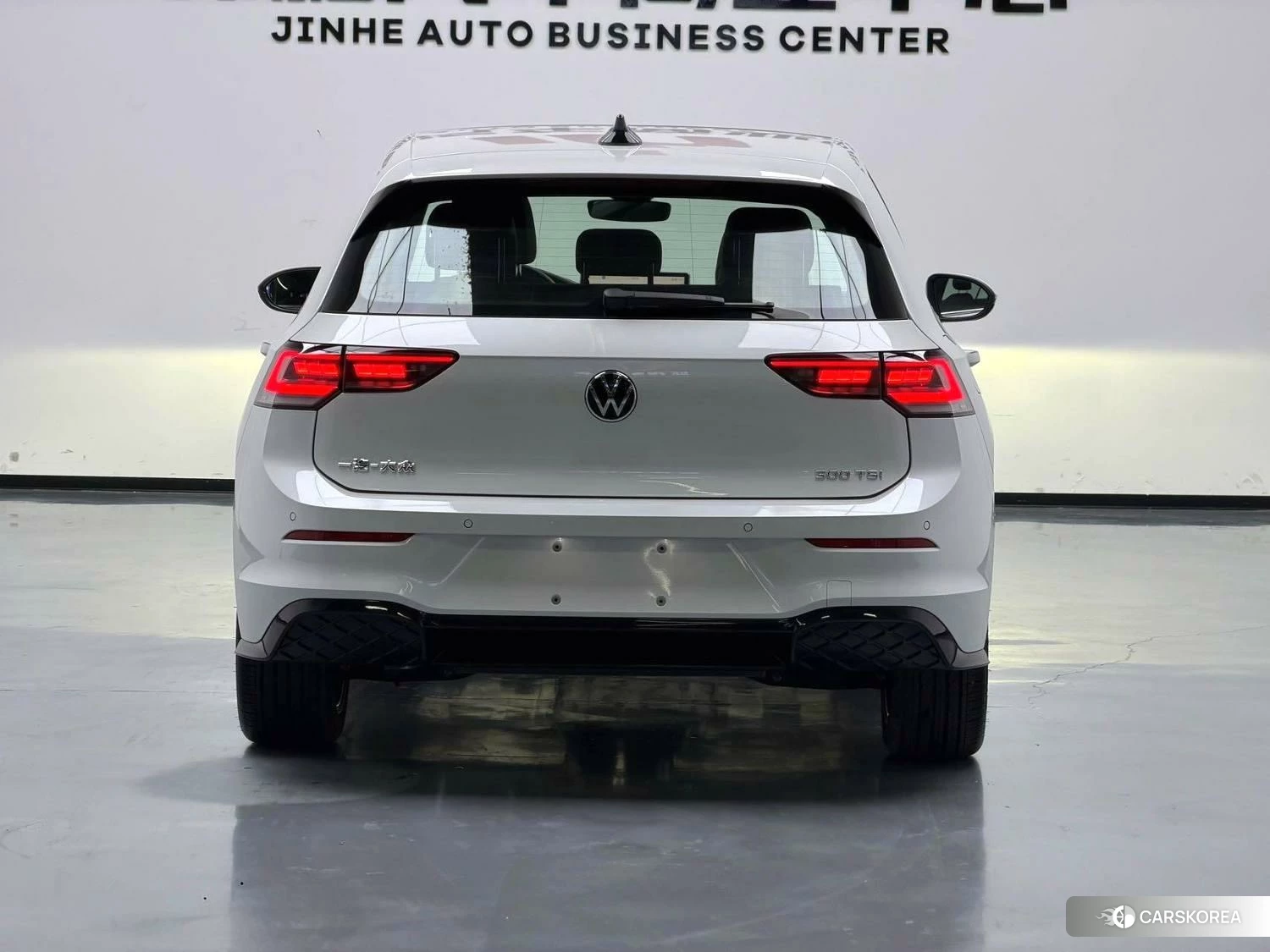 Volkswagen Golf 2024 Белый из Китая, фото 4