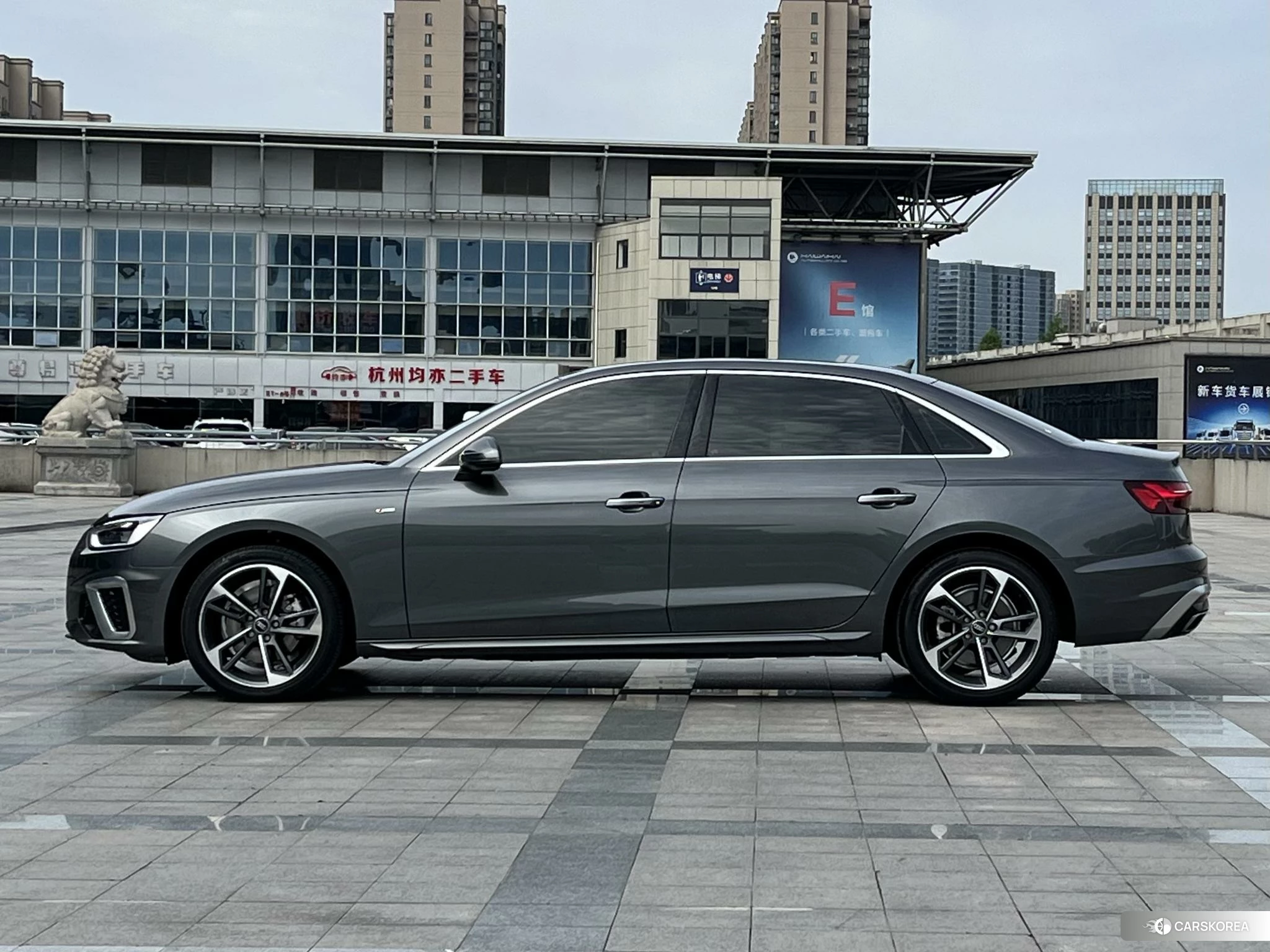 Audi A4L 2021 Темно-серый из Китая, фото 6