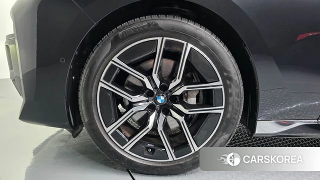 BMW 7 Series (G70) id 4935084 из Кореи 30