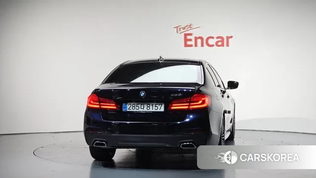 BMW 5 Series (G30) id 3374023 из Кореи 14