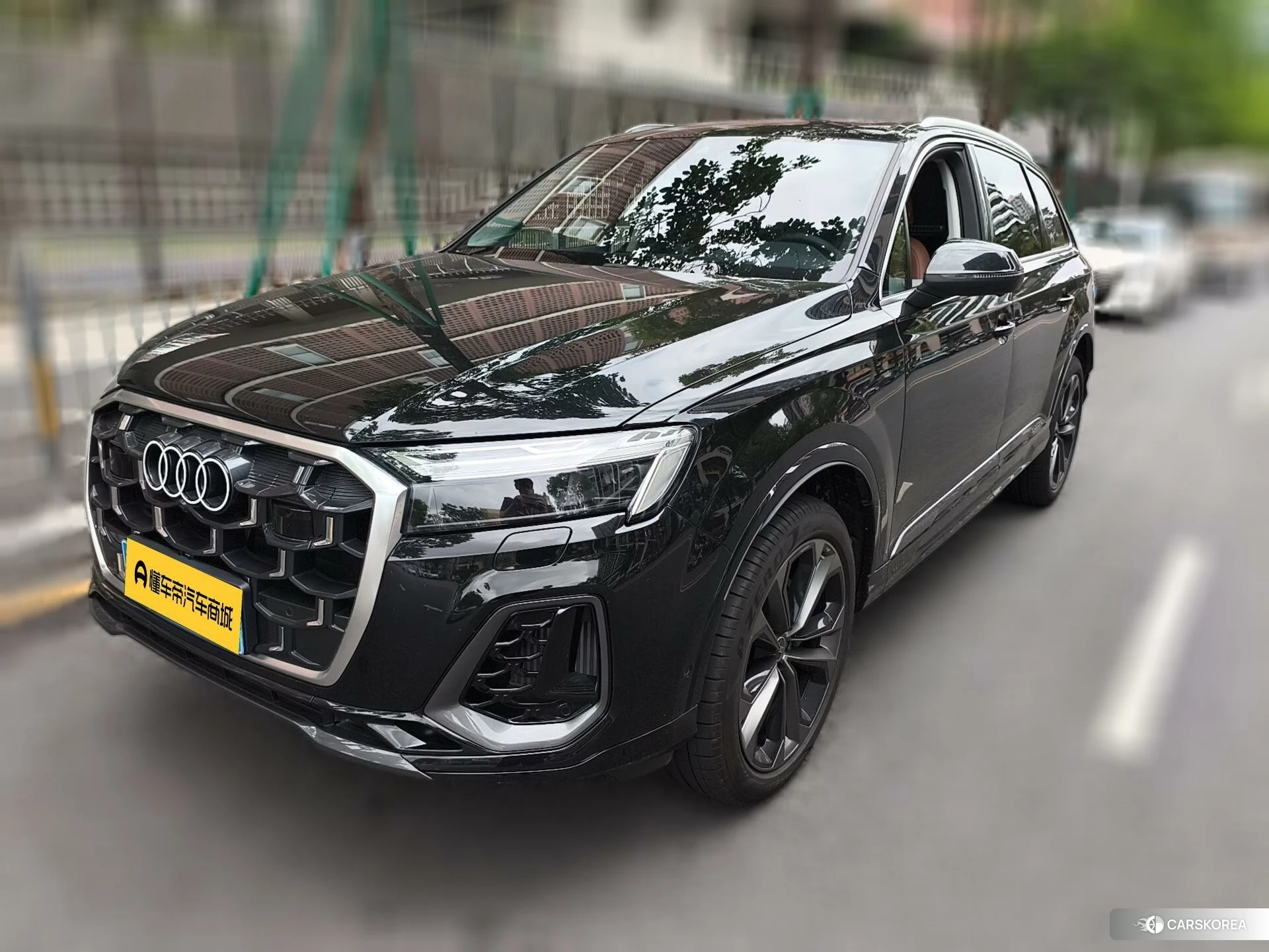 Audi Q7 2024 Черный из Китая, фото 4