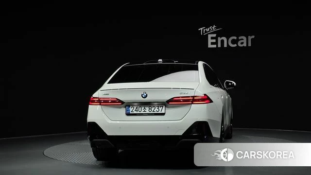 BMW 5 Series (G60) id 4266319 из Кореи 26