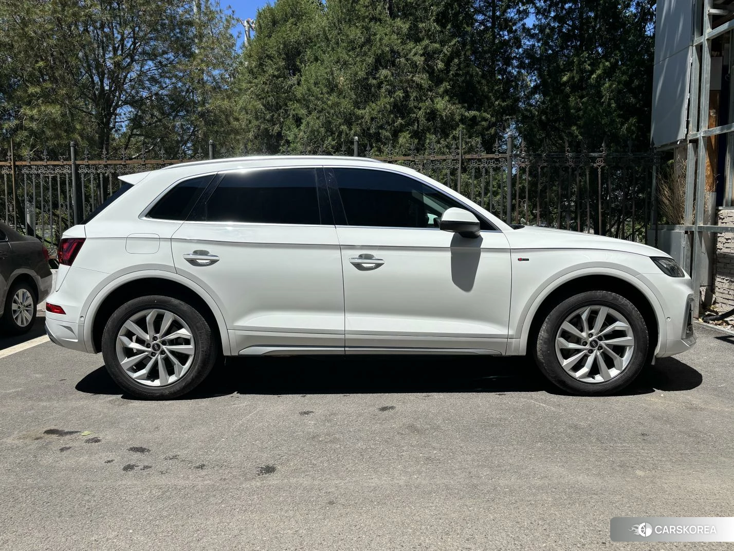 Audi Q5L 2023 Белый из Китая, фото 4