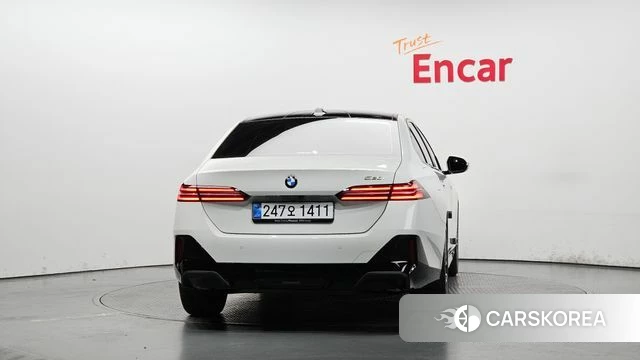 BMW 5 Series (G60) id 4279681 из Кореи 28