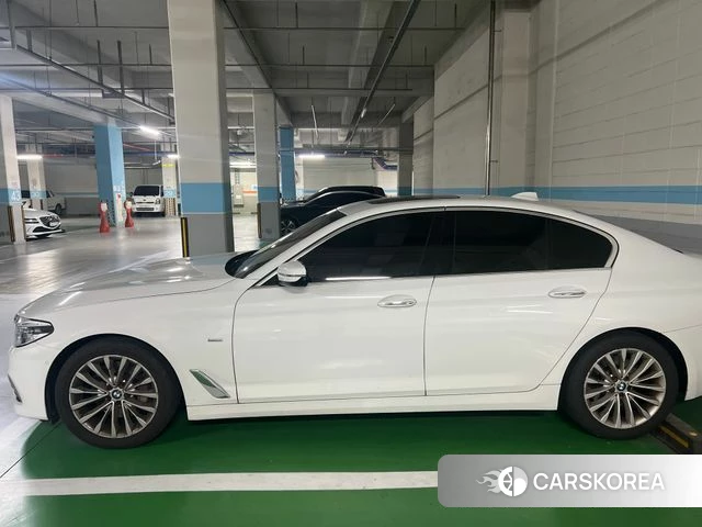 BMW 5 Series (G30) 2018 Белый из Кореи, фото 4