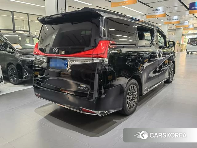 Lexus LM id 4278586 из Китая 7