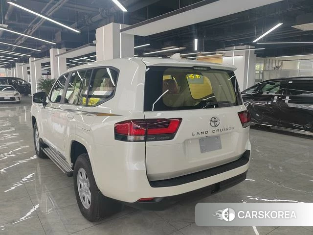 Toyota Land Cruiser (imported) 2026 Белый из Китая, фото 4