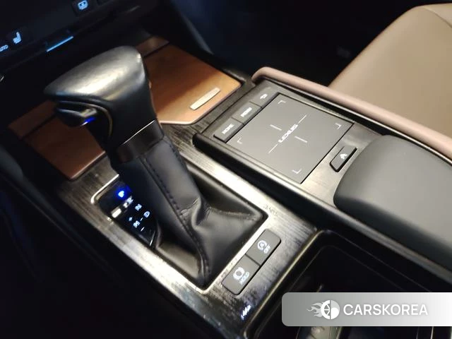 Lexus ES id 4272615 из Китая 30
